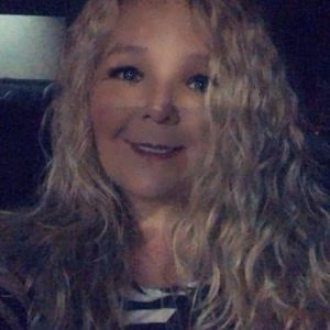 Meet your Posher, Monique